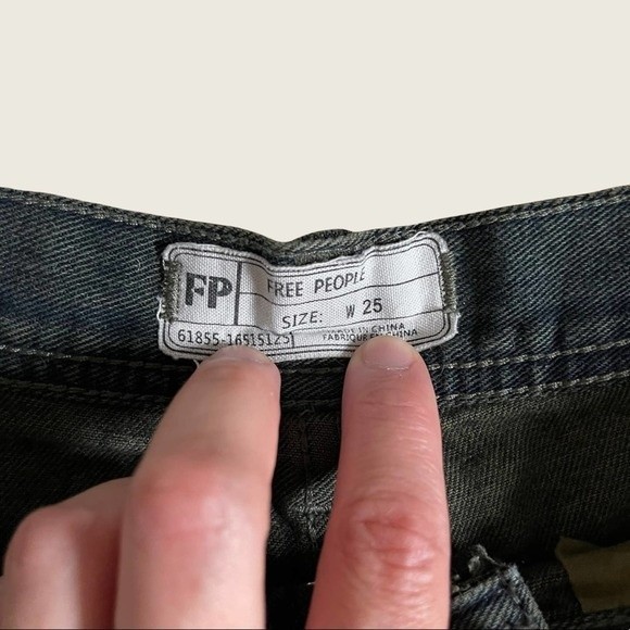 Free People Denim Cut-off Shorts in Emerald Acid Wash 25 - Picture 6 of 10